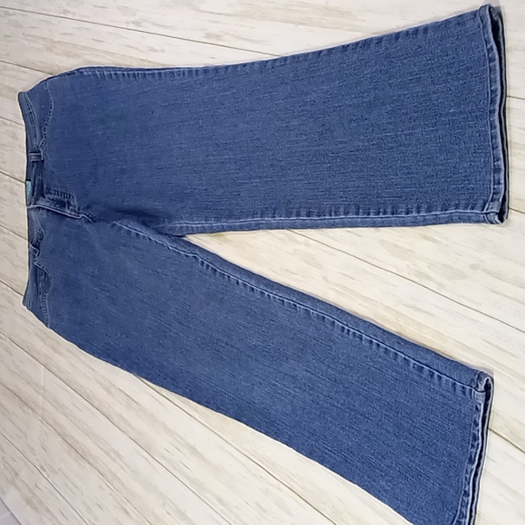 Charter Club Slimming Classic Narrow Leg Blue Jeans Size 8 Reg - Picture 10 of 16